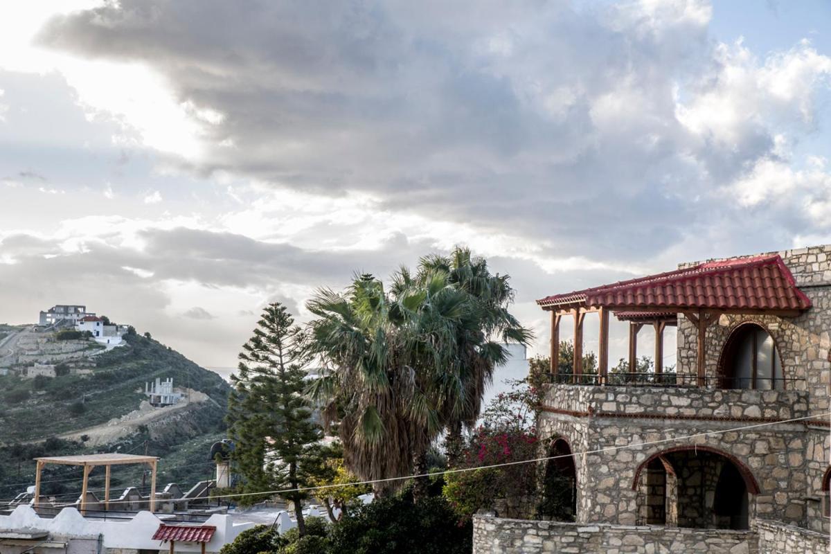The View Villa Камиларион Екстериор снимка